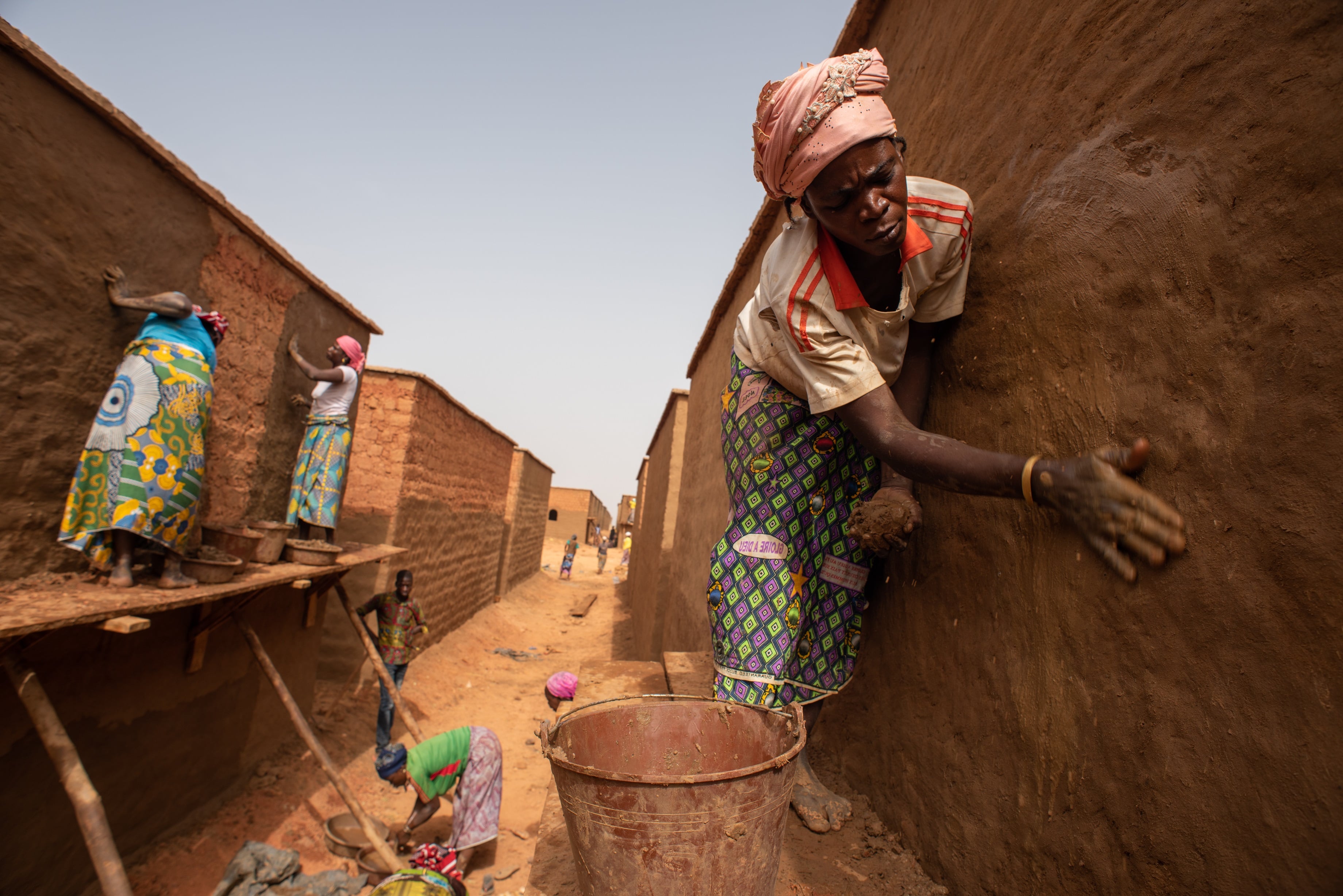 Burkina Faso Internally Displaced And Locals Learn To Build Eco Friendly Homes