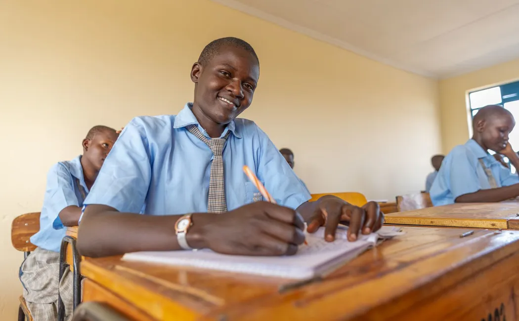 Kenya_refugee-education-for-girls