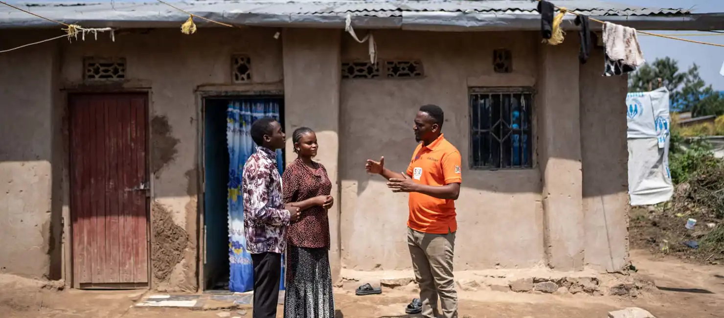 Uganda_A-Caseworker-Speaks-With-Unaccompanied-Children-In-Nakivale