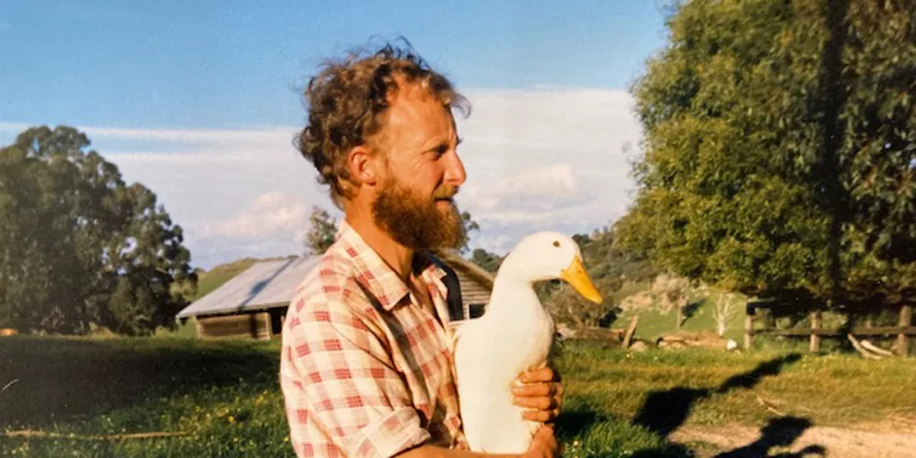 Australia_John-Nielsen-at-home-in-farm