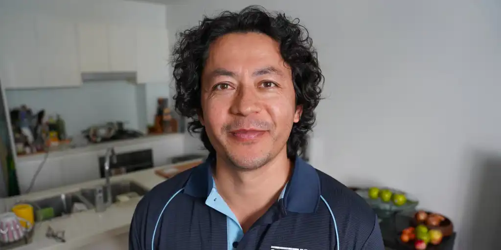 Australia_Les-Murray-Award-Winner-Hedyat-Osyan