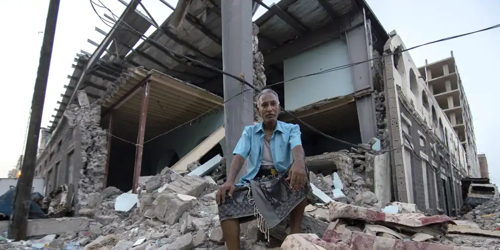 Yemen_Displaced Yemenis Near Destruction In Aden