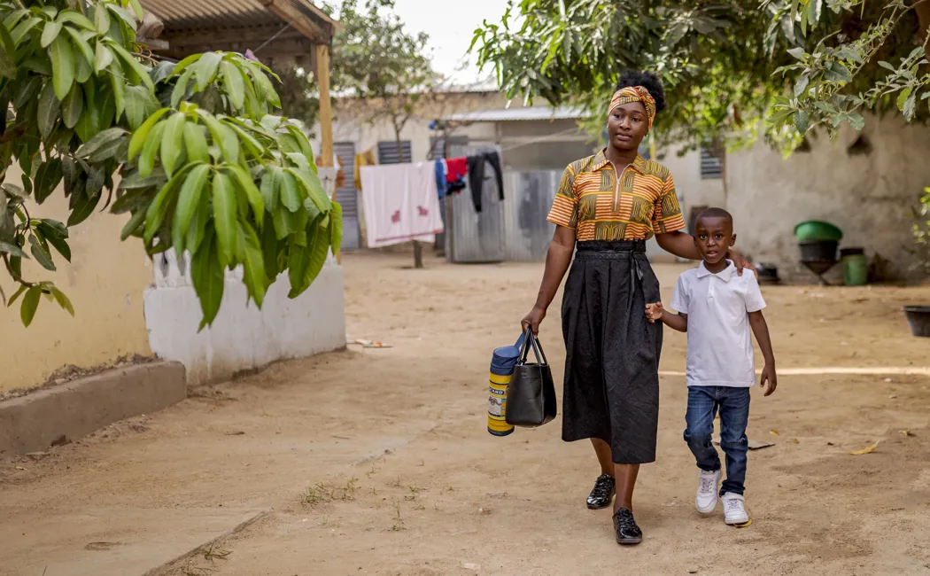 Chad_Orphan-DAFI-Scholar-And-Young-Mother-with-her-son
