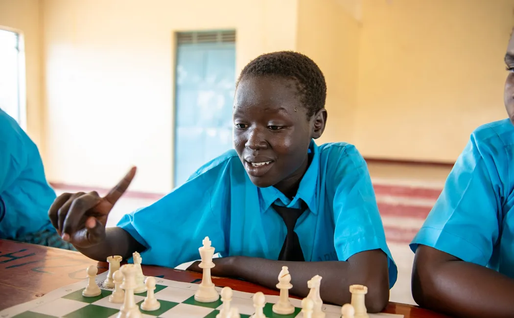Kenya_Amer-mach-plays-chess