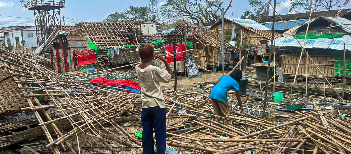 Bangladesh_cyclone-mocha-destoyed-shelters