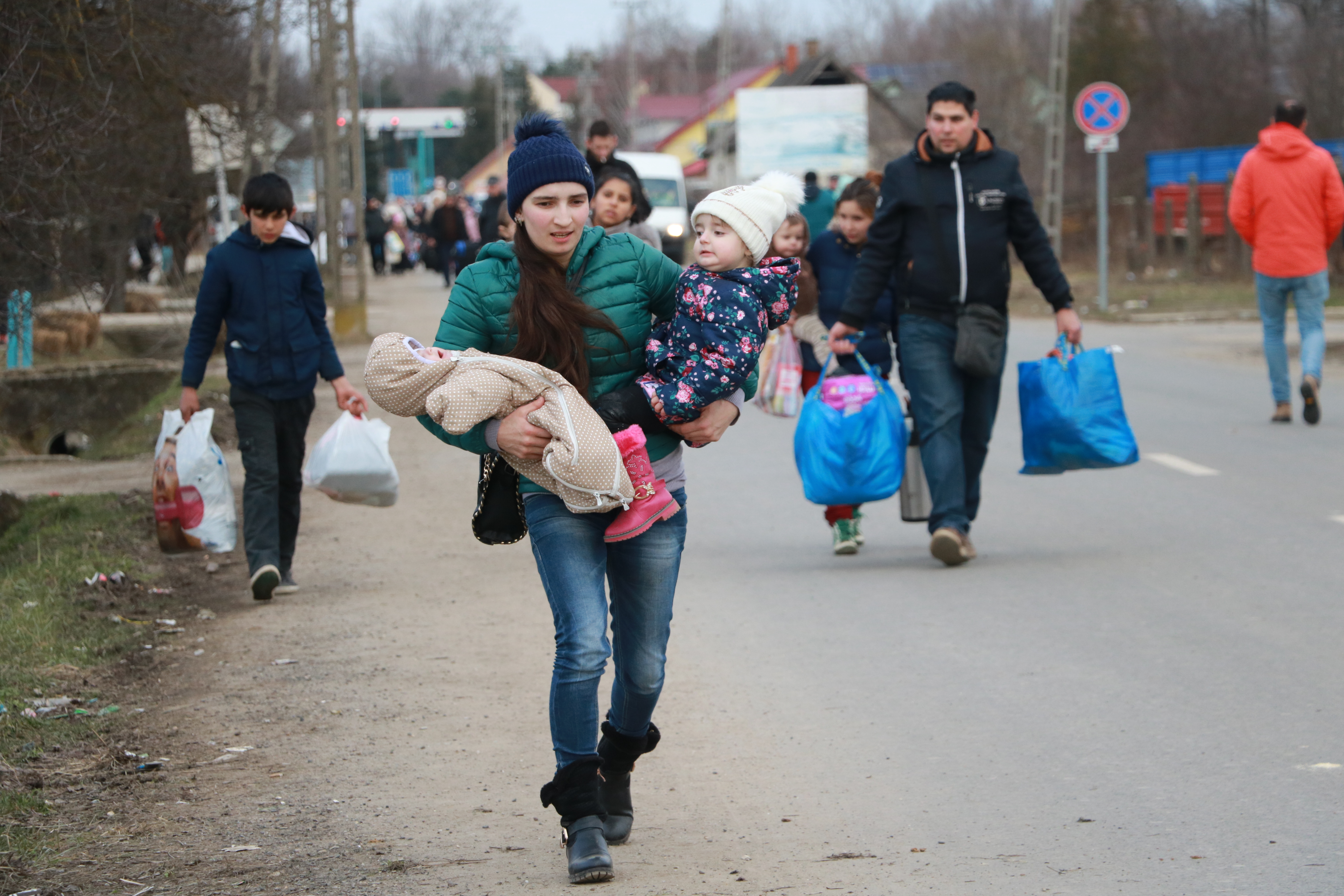 Hungary_Families-from-Ukraine-seek-safety-in-Hungary