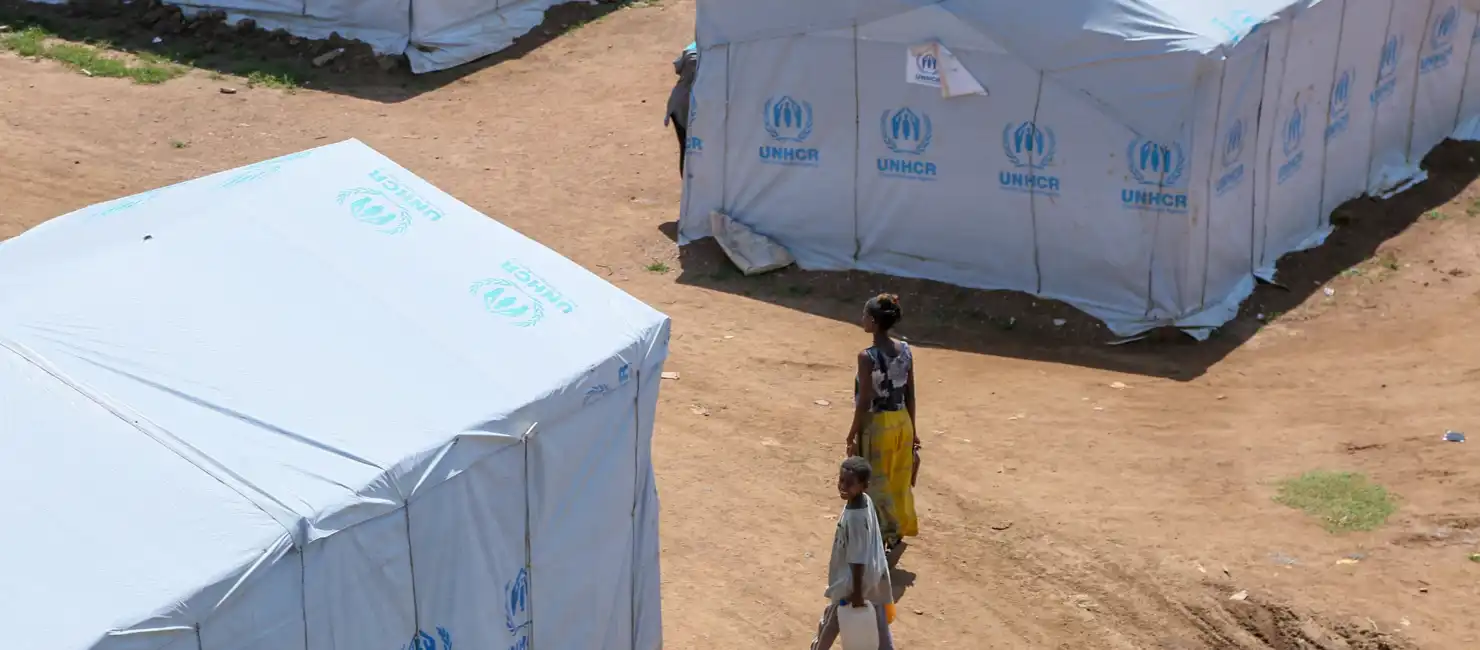Ethiopia_Internally-displaced-woman-by-the-Tigray-conflict-find-shelter-in-Shire