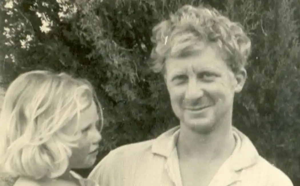 Australia_Sarah-Nielson-with-father-John