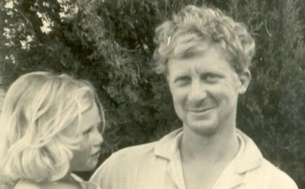 Australia_Sarah-Nielson-with-father-John