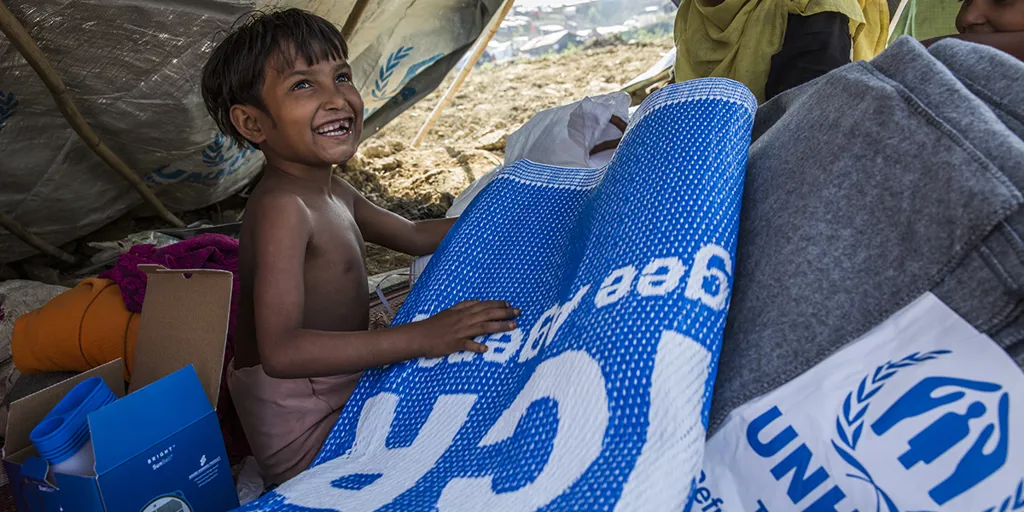 Facebook Emergency 04 Boy Tent
