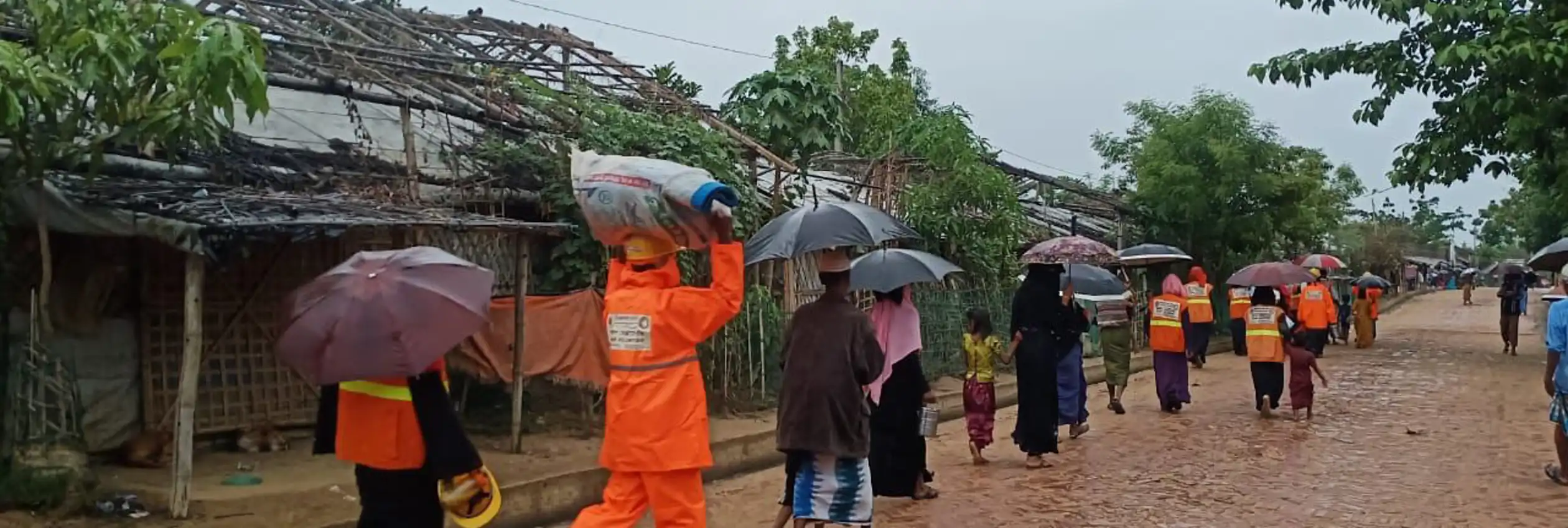 Refugees evacuate before Cyclone Mocha hits Bangladesh