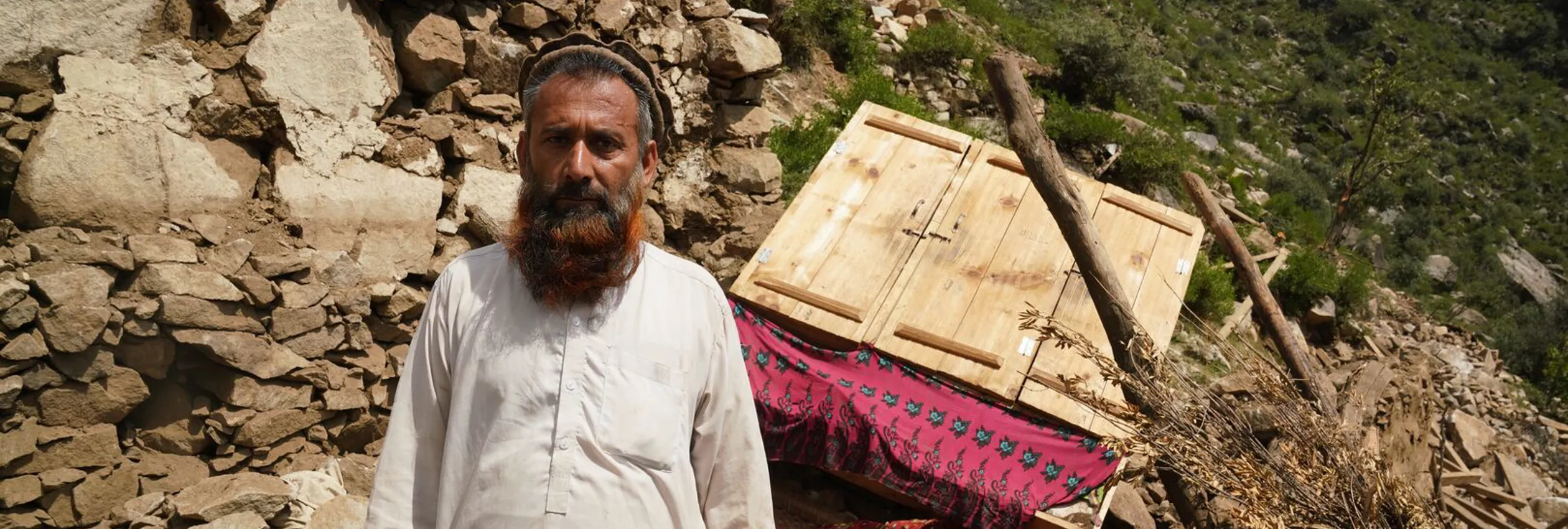 Afghanistan_UNHCR-teams-travel-on-foot-to-reach-earthquake-affected-villages
