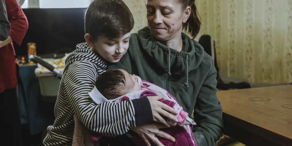 Ukraine_mother-and-children